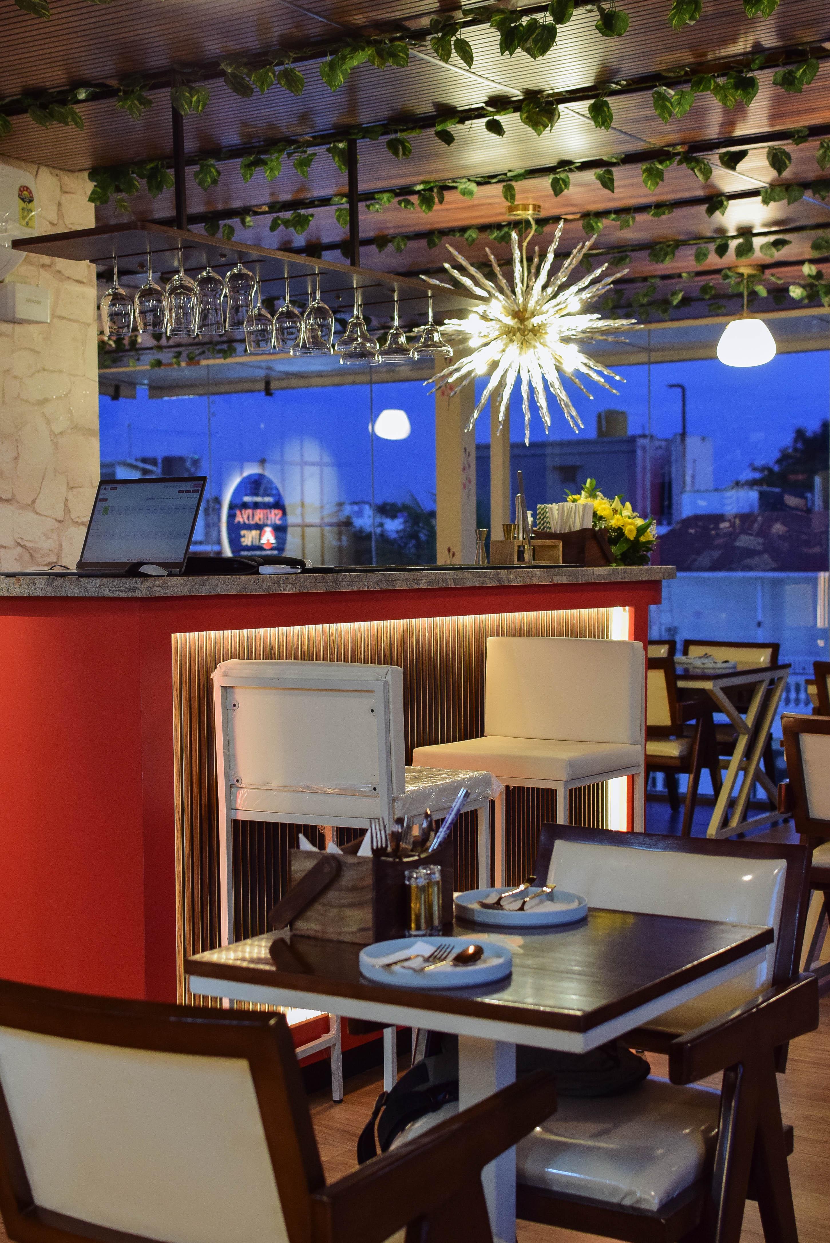 Dining Details